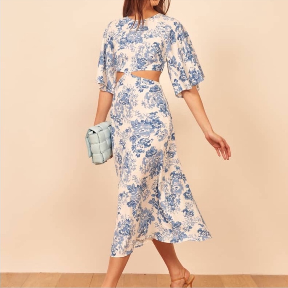 REFORMATION Benny crepe dress in porcelain and blue floral - size 4